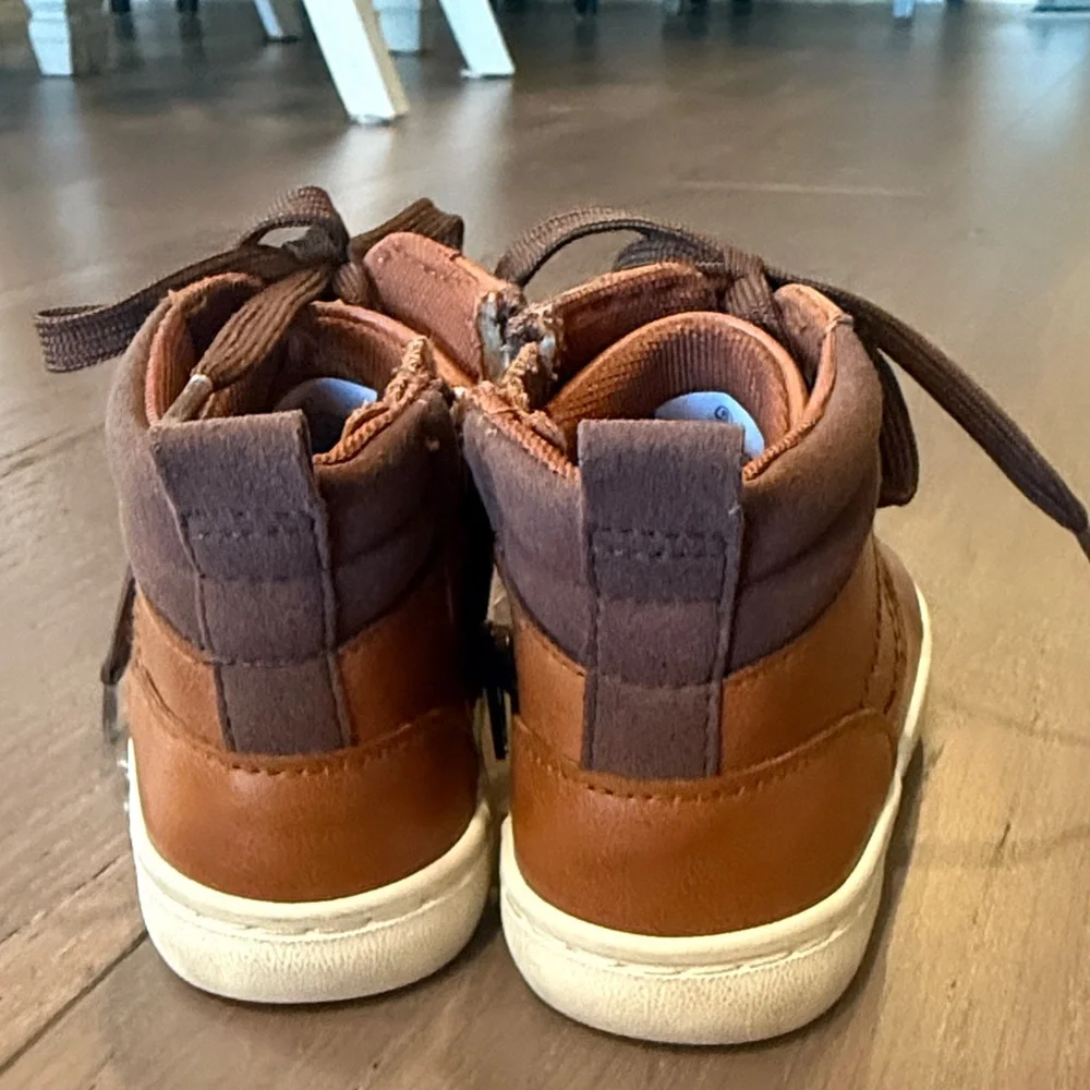 Cat & Jack Tan Kids Sneakers with White Soles size 8 toddler - Picture 2 of 8